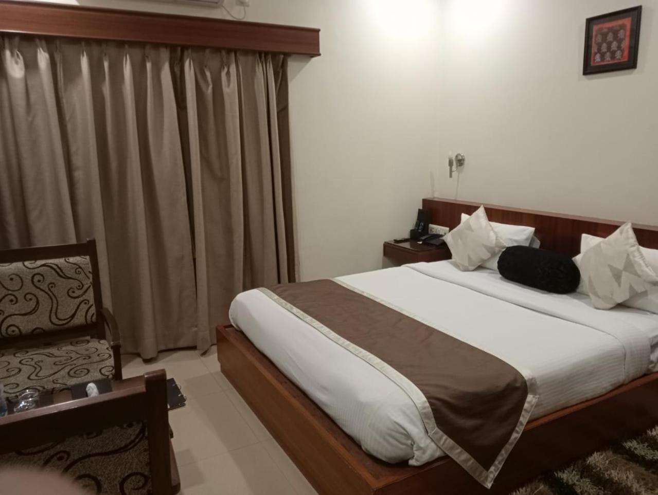 Hotel Baidyanath Deoghar Exteriör bild